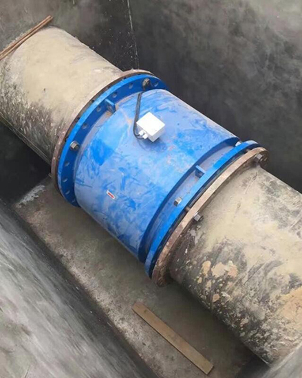 大口径电磁流量计现场安装使用图